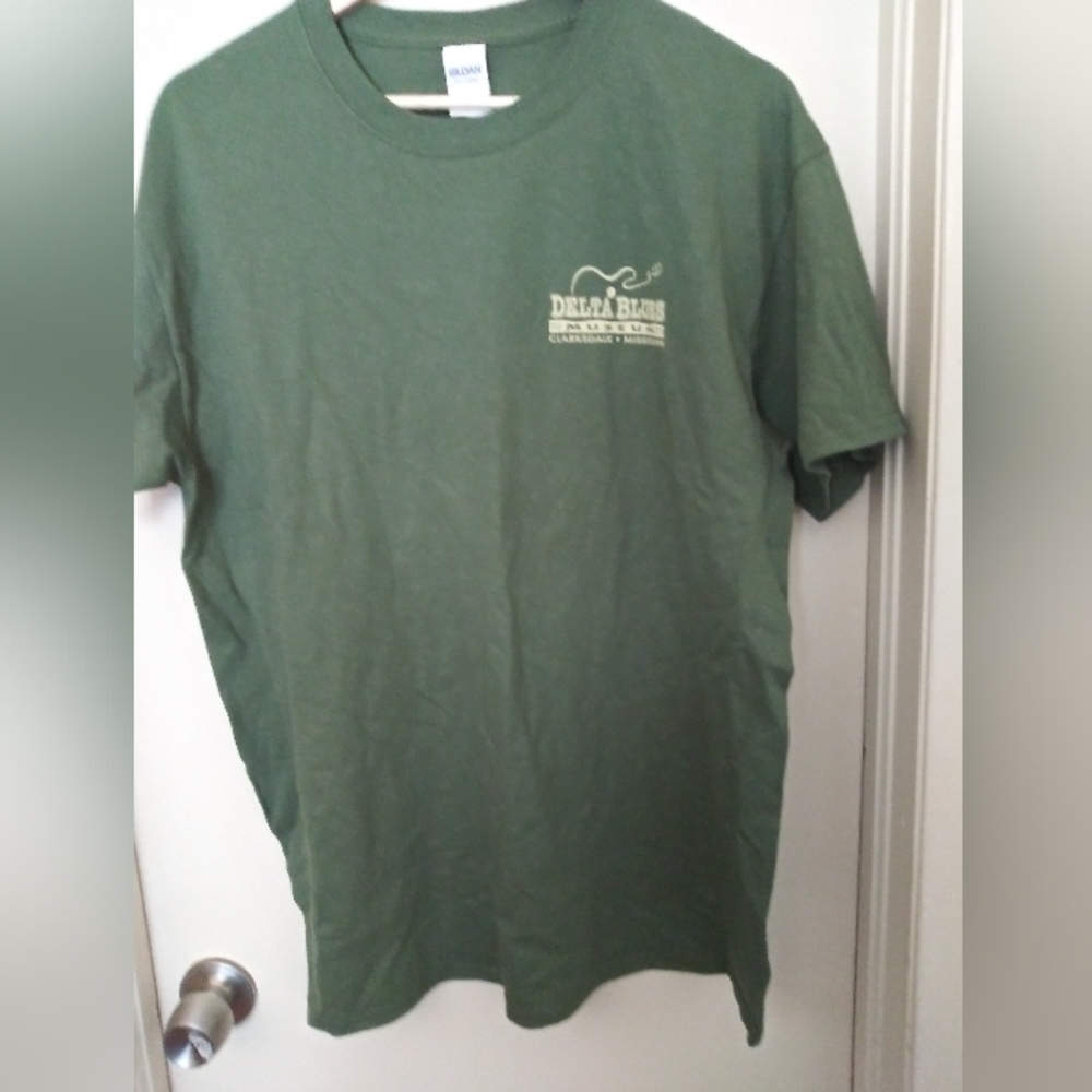 Delta Blues Museum Unisex T-Shirt Crossroads Size Large NWOT - Picture 2 of 2